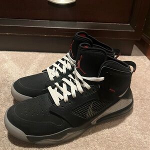 Jordan Mars 270 High tops